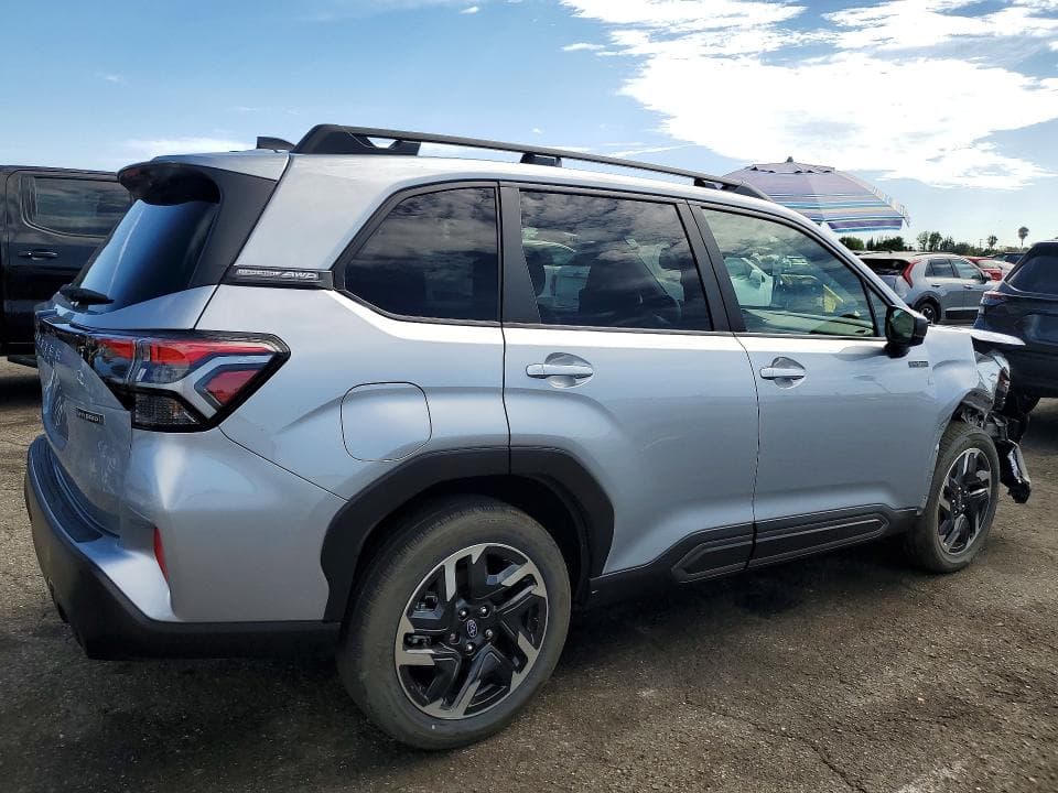 2025 SUBARU FORESTER LIMITED 3