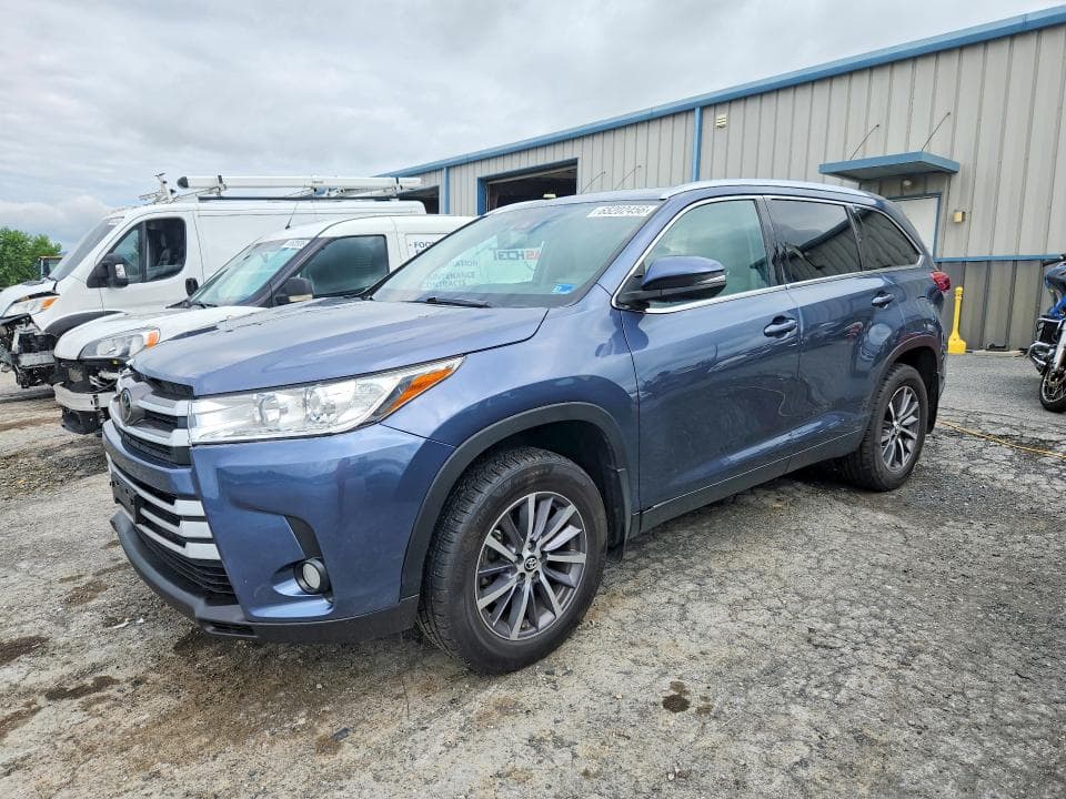 2019 TOYOTA HIGHLANDER XLE - 1
