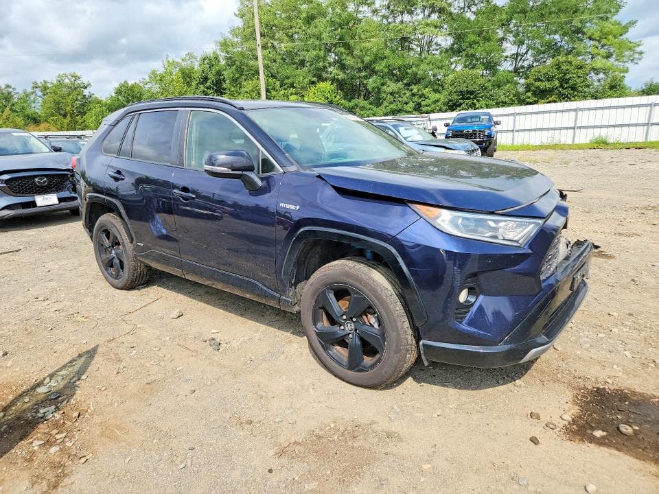 2019 TOYOTA RAV4 XSE 4