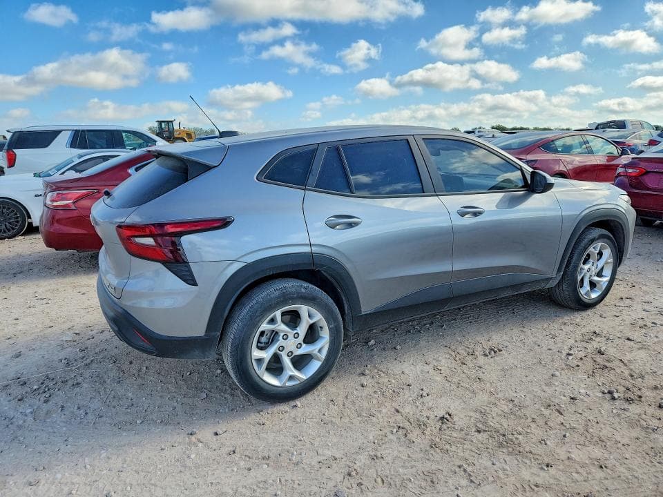 2024 CHEVROLET TRAX LS 3