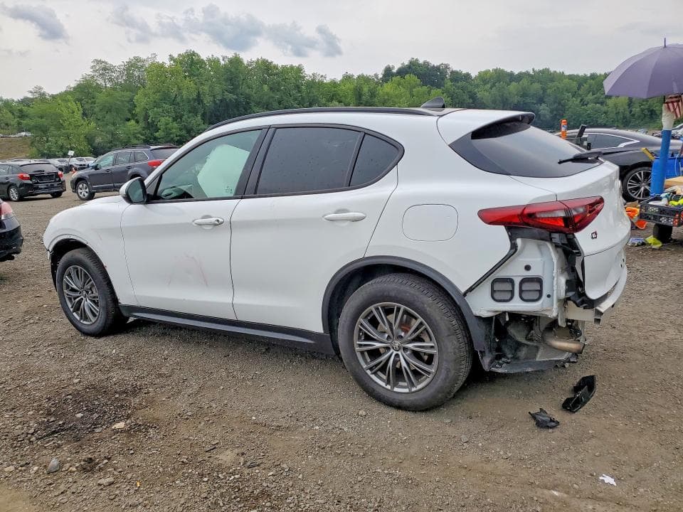 2023 ALFA ROMEO STELVIO SPRINT 2