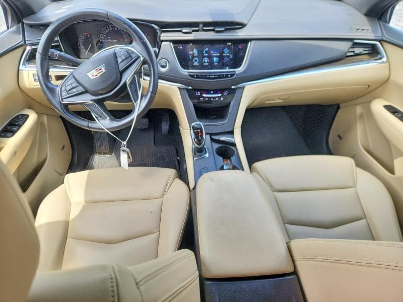 2018 CADILLAC XT5 8