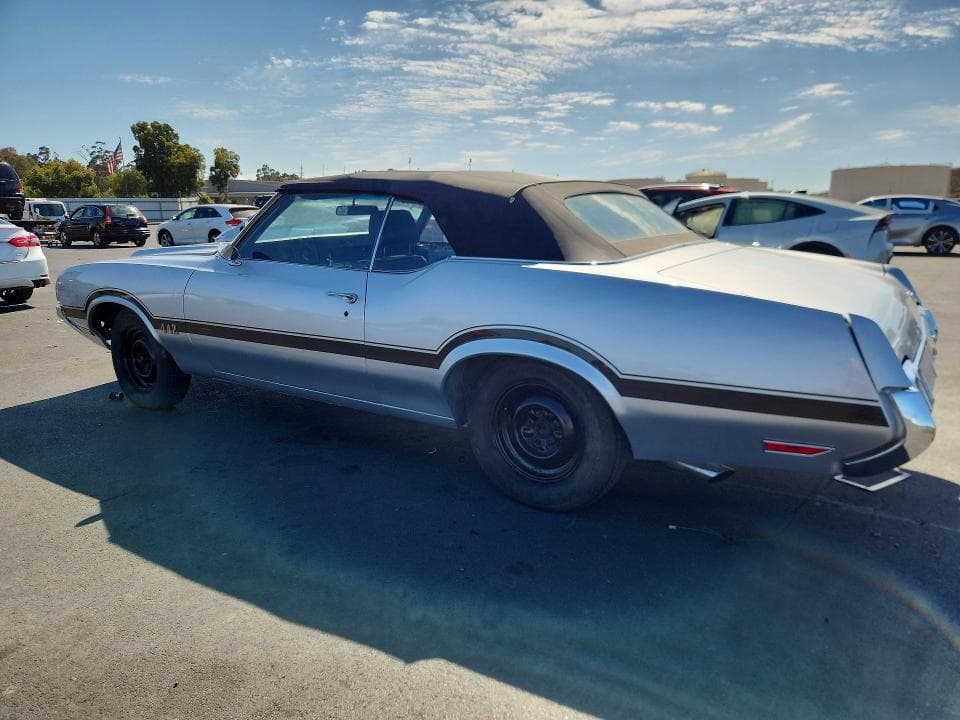 1970 OLDSMOBILE CUTLASS SP 2