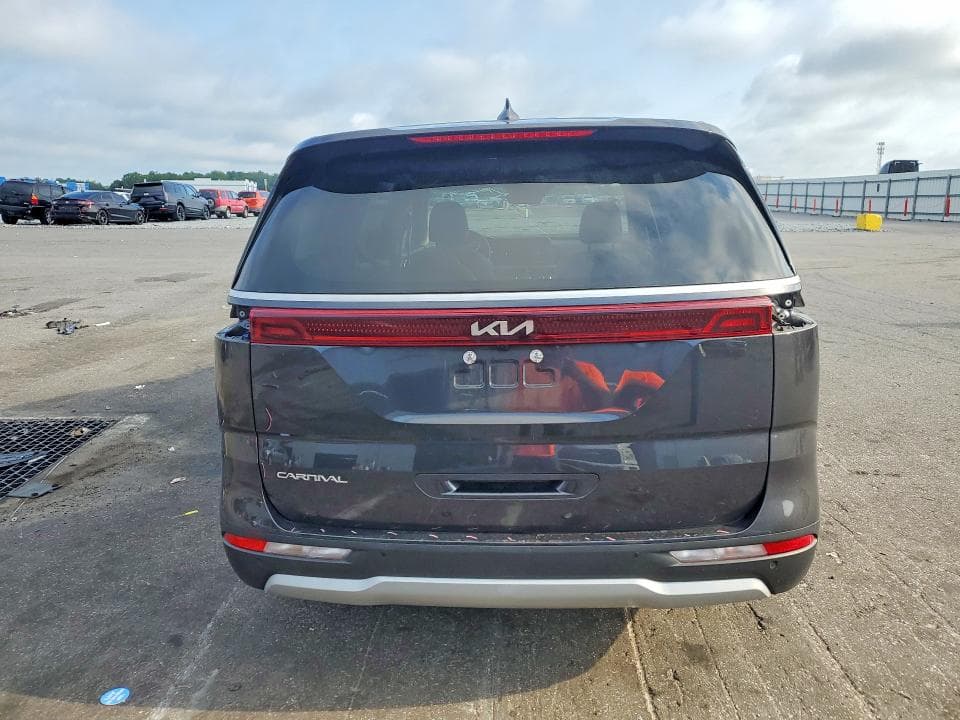 2024 KIA CARNIVAL LX 6
