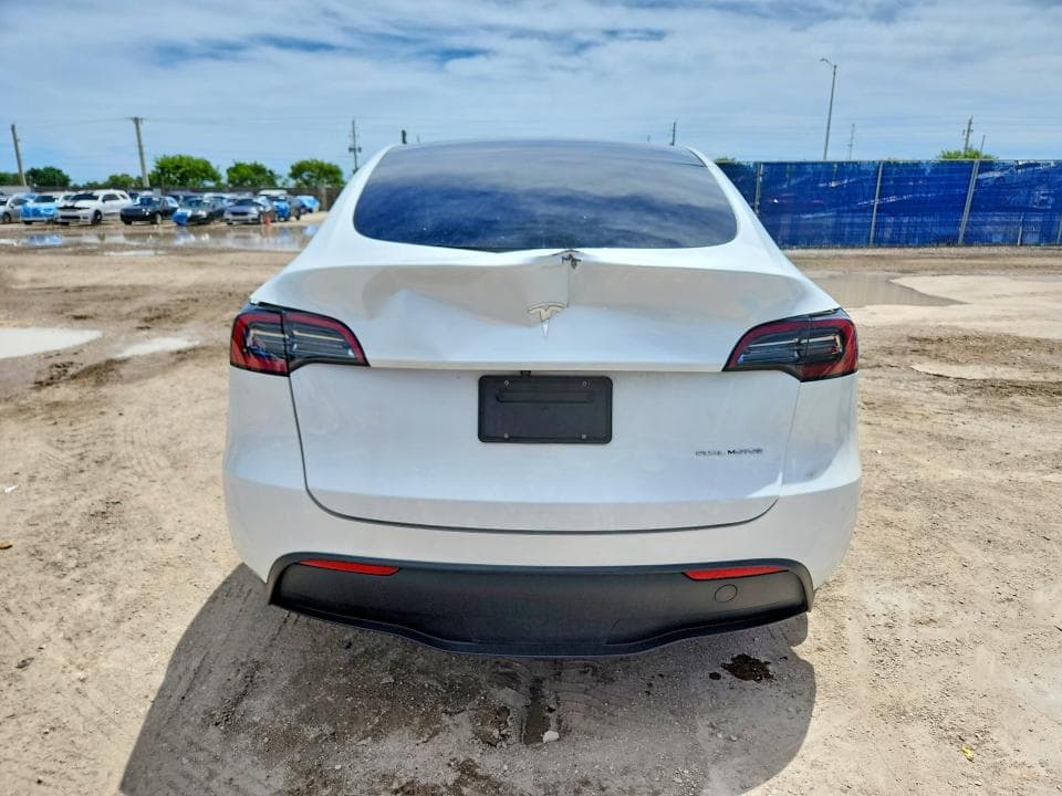 2023 TESLA MODEL Y 6