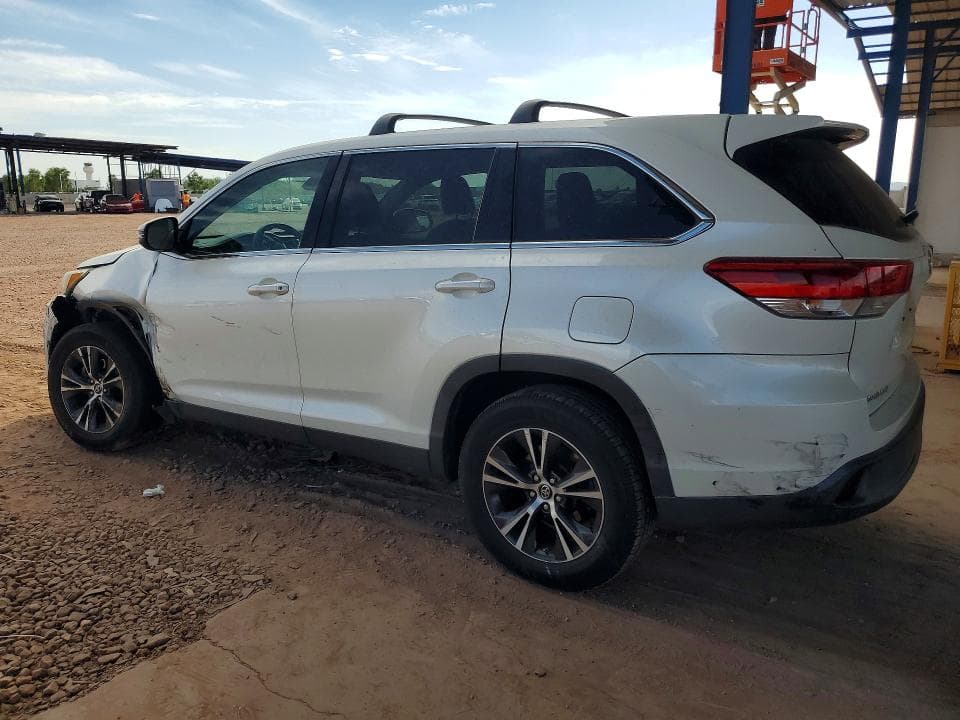 2019 TOYOTA HIGHLANDER LE 2
