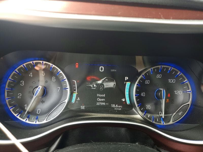 2017 CHRYSLER PACIFICA LIMITED 9