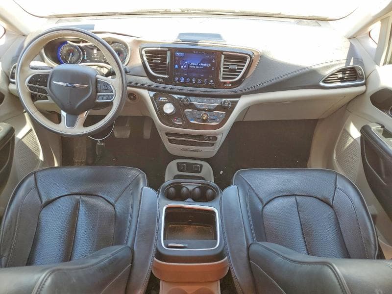2017 CHRYSLER PACIFICA LIMITED 8