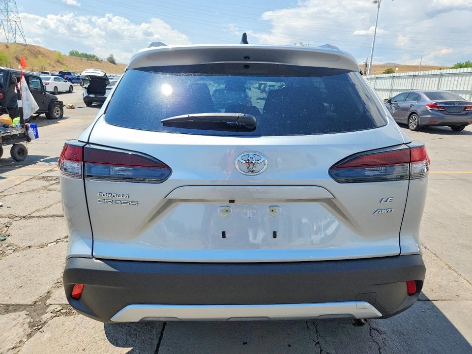 2026 TOYOTA COROLLA CROSS LE 6