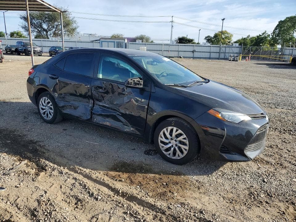 2018 TOYOTA COROLLA LE 4