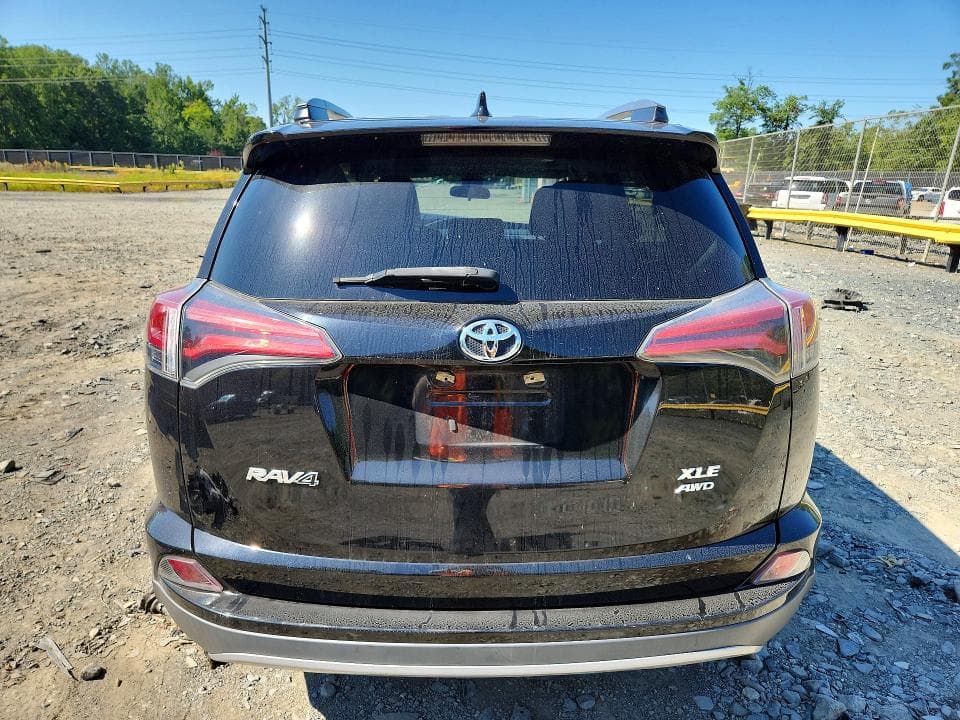 2017 TOYOTA RAV4 XLE 6