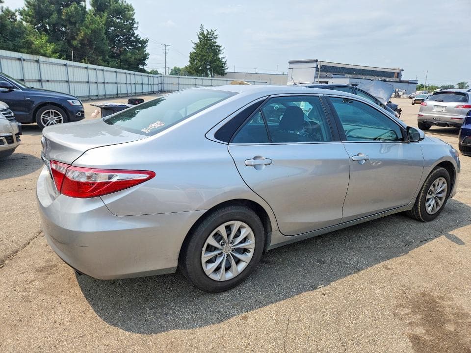 2017 TOYOTA CAMRY LE 3