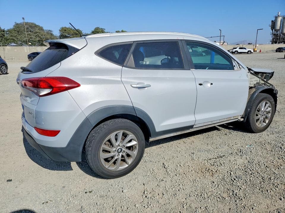 2017 HYUNDAI TUCSON SE 3
