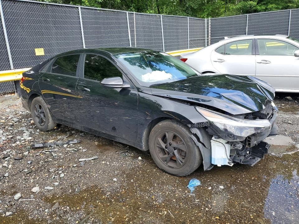 2021 HYUNDAI ELANTRA SE 4