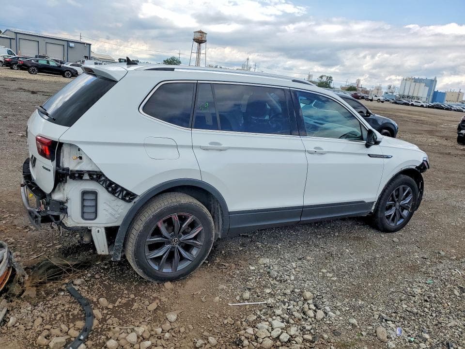 2022 VOLKSWAGEN TIGUAN SE 3
