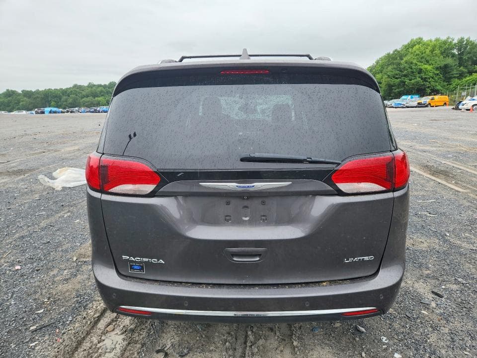 2018 CHRYSLER PACIFICA LIMITED 6