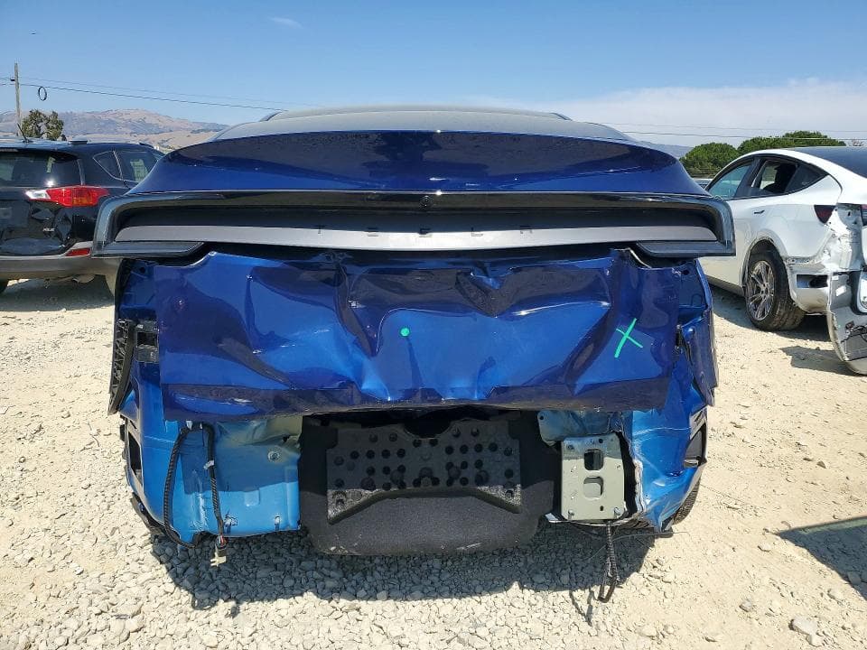 2026 TESLA MODEL Y 6