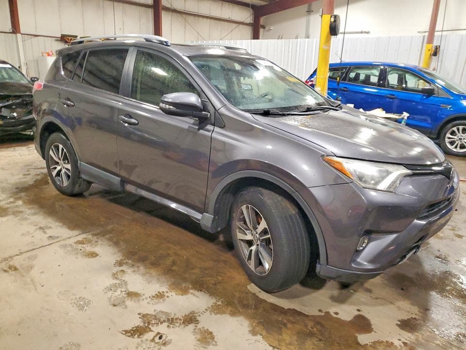 2017 TOYOTA RAV4 XLE 4