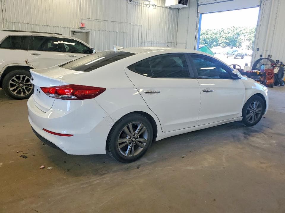 2017 HYUNDAI ELANTRA SE 3