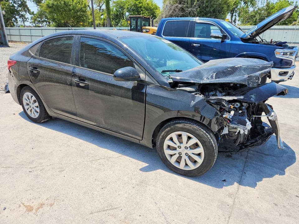 2021 HYUNDAI ACCENT SE 4
