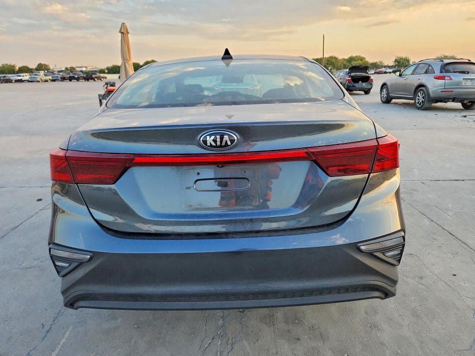 2019 KIA FORTE FE 6