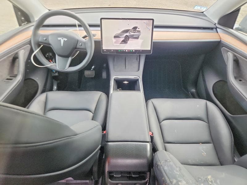 2024 TESLA MODEL Y 8