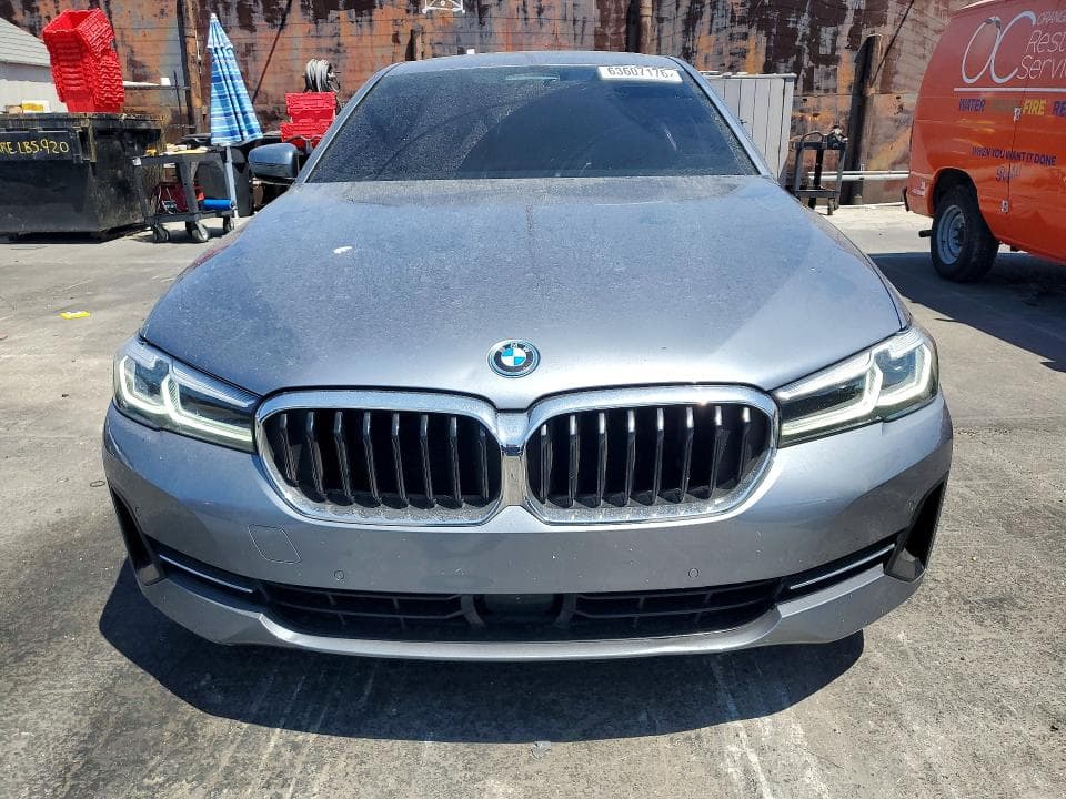 2022 BMW 530E 5