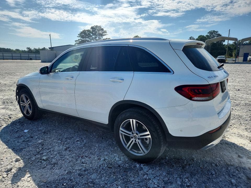 2022 MERCEDES-BENZ GLC 300 2
