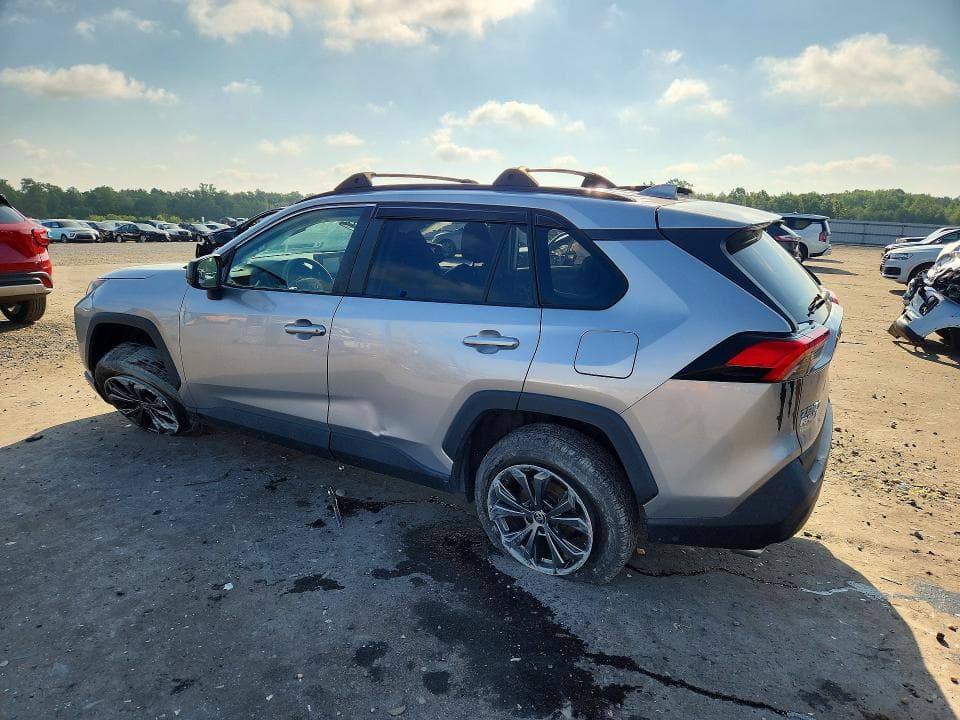 2021 TOYOTA RAV4 LE 2