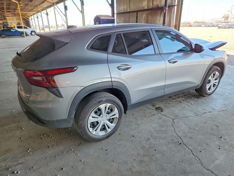2025 CHEVROLET TRAX LS 3