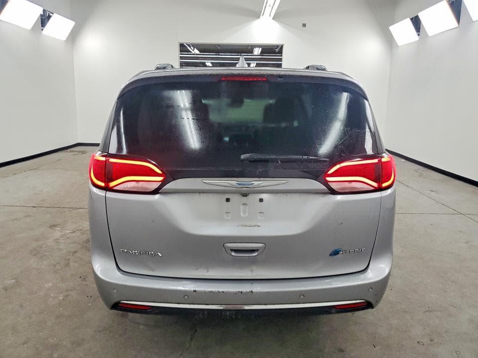 2018 CHRYSLER PACIFICA HYBRID LIMITED 6