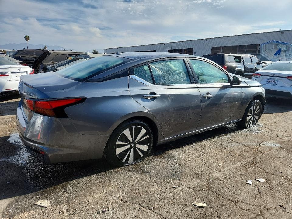 2021 NISSAN ALTIMA SV 3