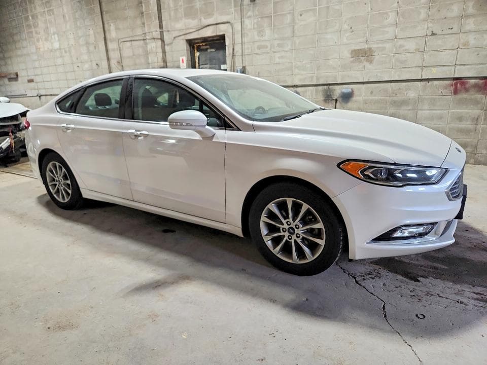 2017 FORD FUSION SE 4