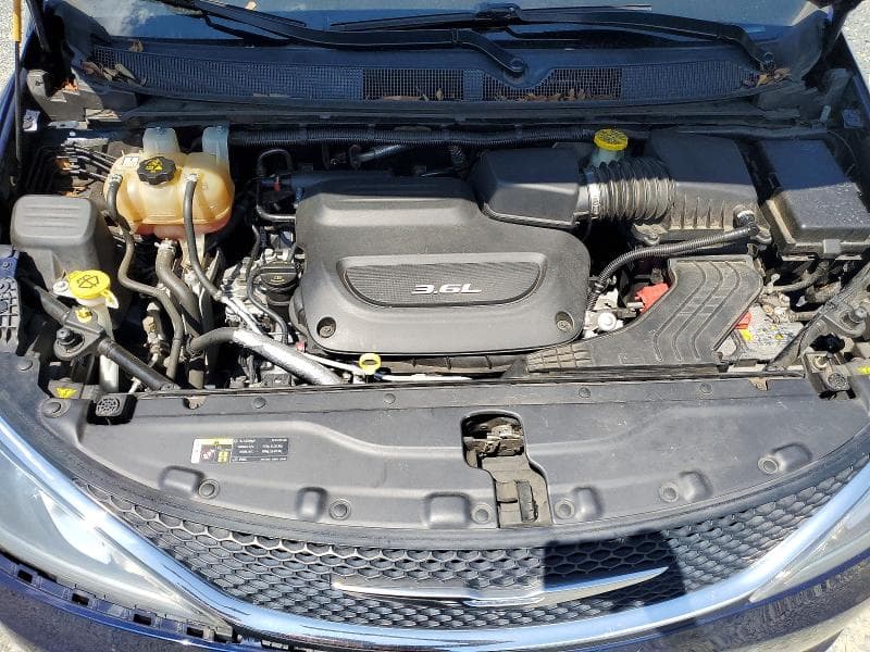 2017 CHRYSLER PACIFICA LIMITED 12