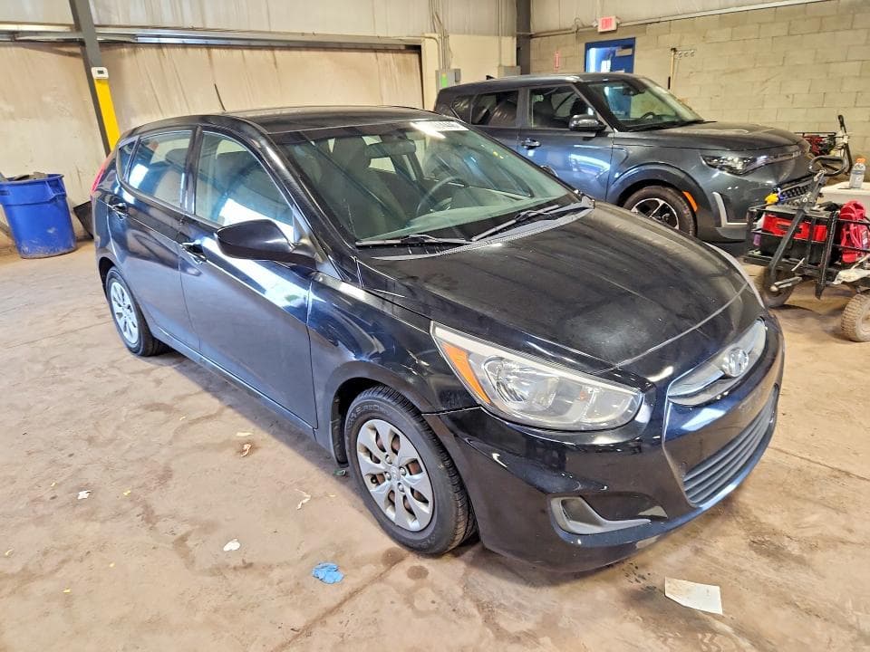 2017 HYUNDAI ACCENT SE 4