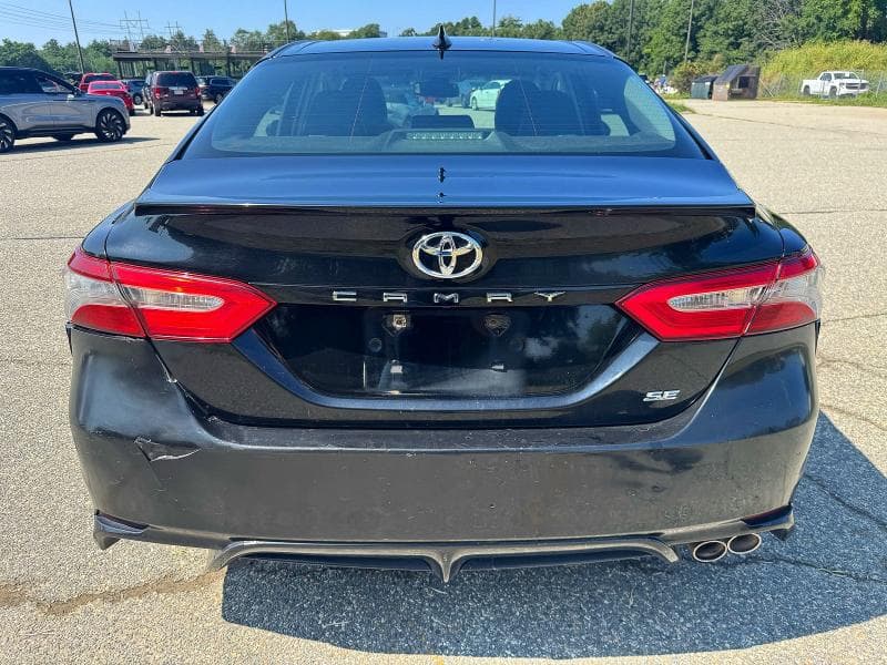 2019 TOYOTA CAMRY SE 12