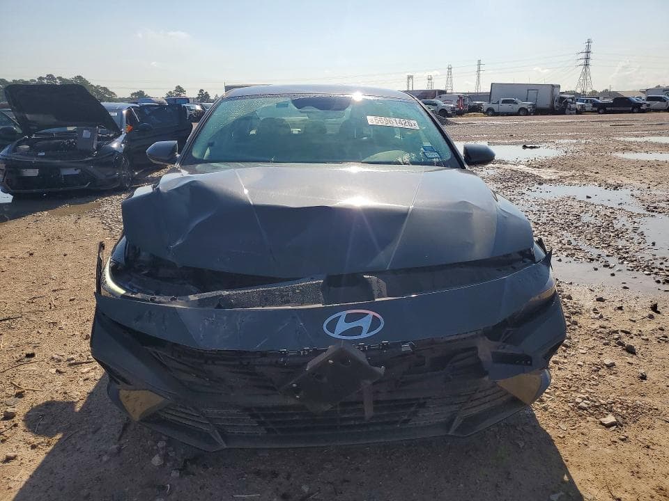 2024 HYUNDAI ELANTRA SEL 5