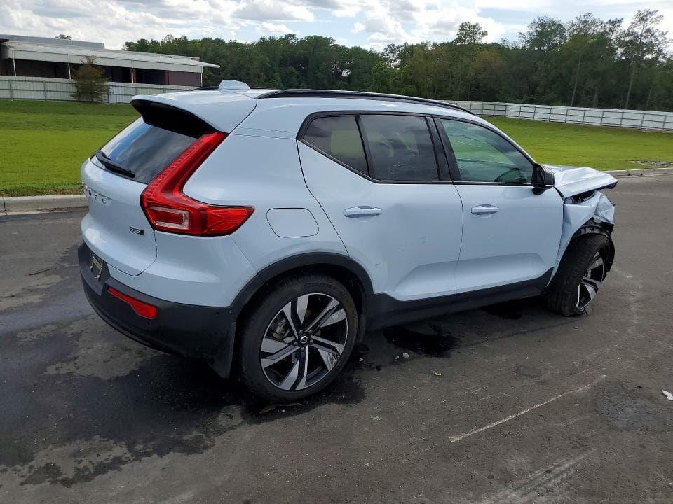2026 VOLVO XC40 PLUS 3