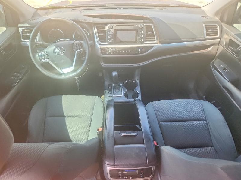 2018 TOYOTA HIGHLANDER LE 8