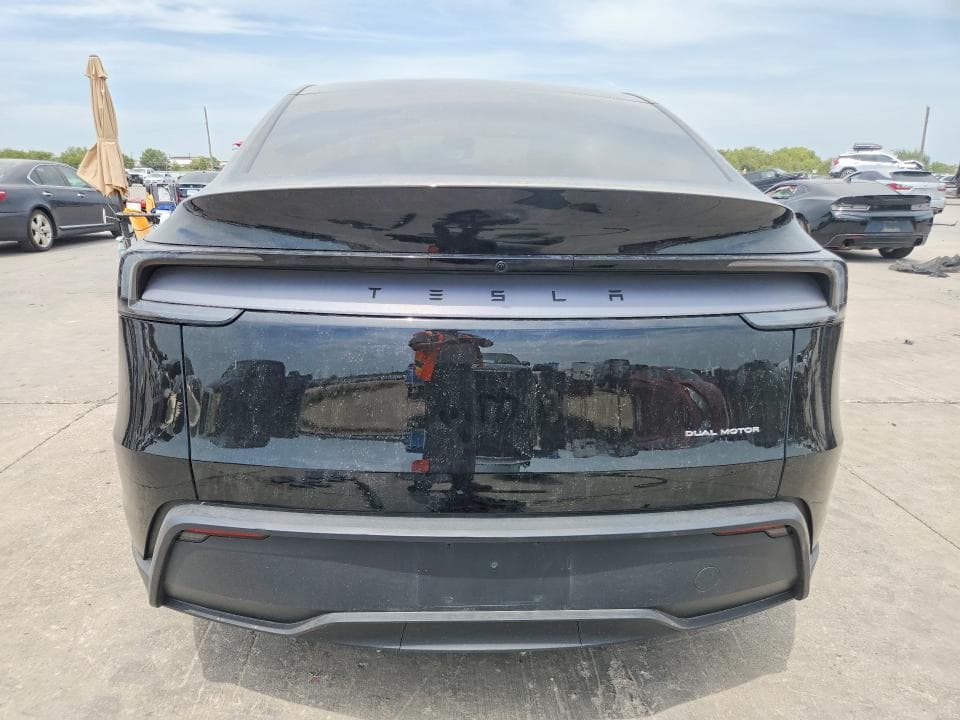 2026 TESLA MODEL Y 6