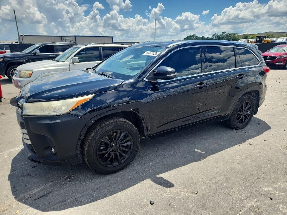2018 TOYOTA HIGHLANDER XLE - 1