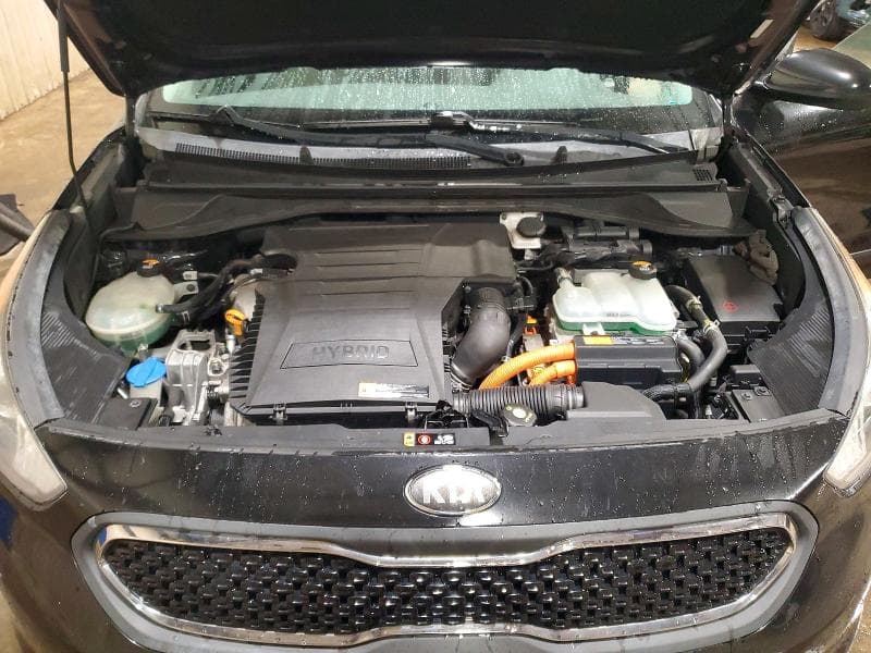 2017 KIA NIRO LX 12