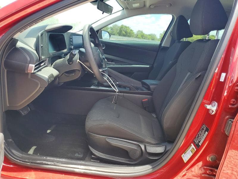2025 HYUNDAI ELANTRA SE 7