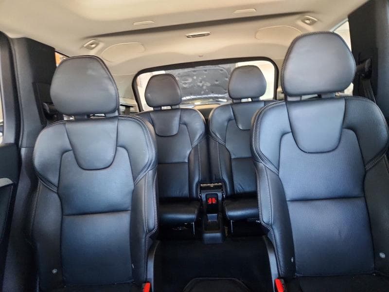 2021 VOLVO XC90 10