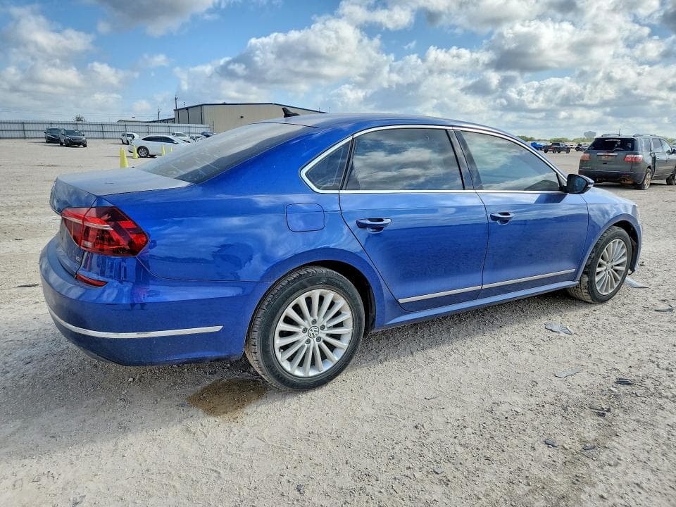 2017 VOLKSWAGEN PASSAT SE 3