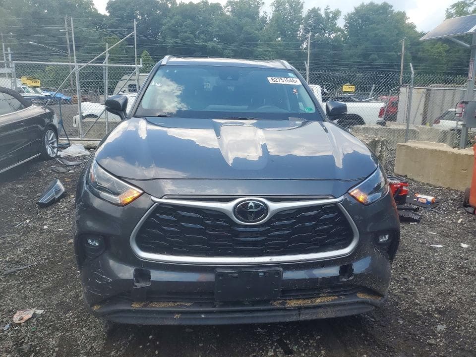 2023 TOYOTA HIGHLANDER XLE 5