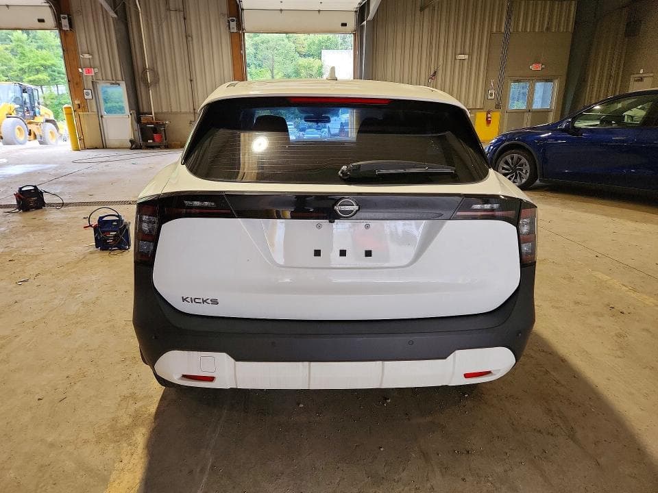 2025 NISSAN KICKS S 6