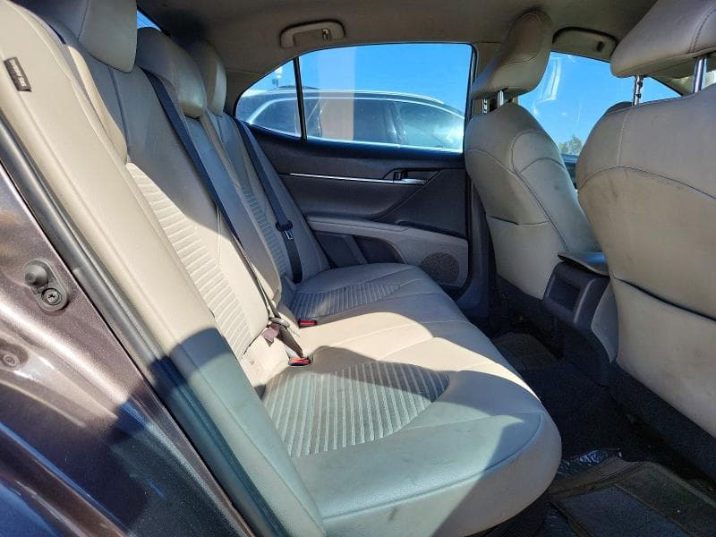 2020 TOYOTA CAMRY SE 10
