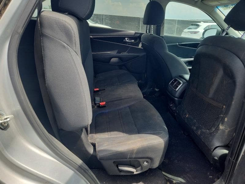 2020 KIA SORENTO S 10