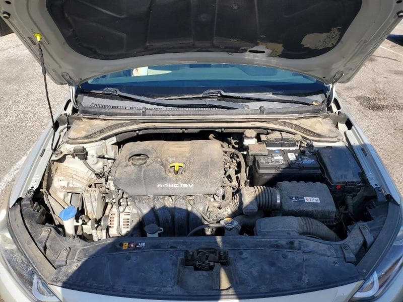2017 HYUNDAI ELANTRA SE 11